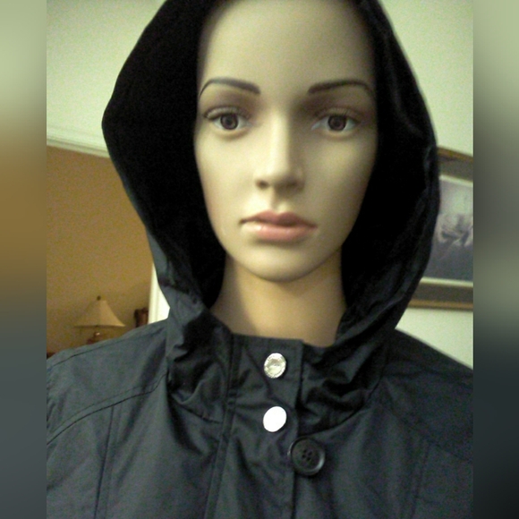 BNWT EXQUISITE JACKET BY URBAN REPUBLIC SZ. MED BLACK W/ DRAWSTRINGS PKTS HOODIE - Picture 2 of 15